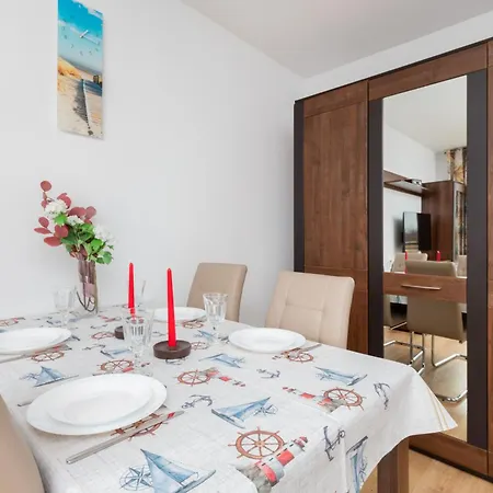 Apartman With 2 Bedroom & Balcony Near The Old Town By Renters